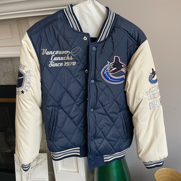Youth Canucks NHL Varsity Jacket *REVERSIBLE - Picture 5 of 9
